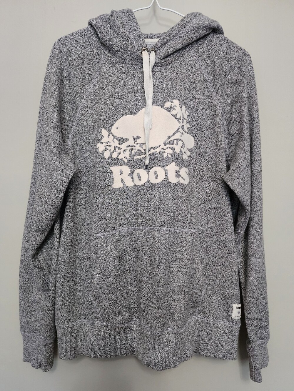 Roots Men’s Gray Pullover Hoodie with Cream Logo Size LARGE
